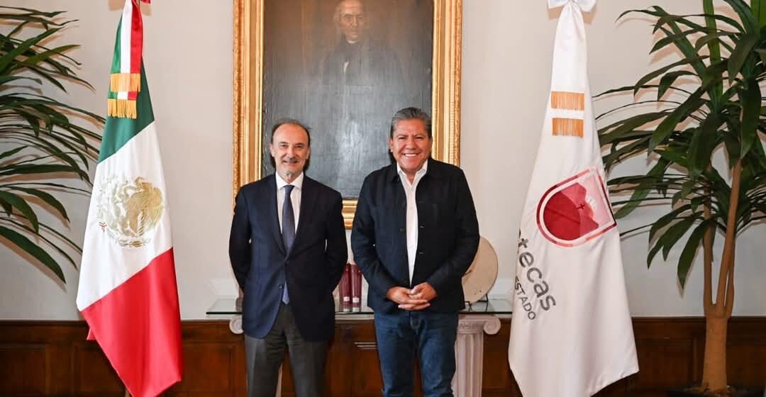 DIALOGA GOBERNADOR DAVID MONREAL CON CÓNSUL GENERAL DE ESPAÑA EN GUADALAJARA