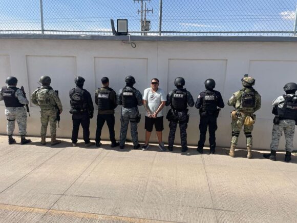 ASESTAN FUERZAS DE SEGURIDAD UN DURO GOLPE A GRUPO DELINCUENCIAL CON LA DETENCIÓN DE OBJETIVO PRIORITARIO ASESTAN FUERZAS DE SEGURIDAD UN DURO GOLPE A GRUPO DELINCUENCIAL CON LA DETENCIÓN DE OBJETIVO PRIORITARIO