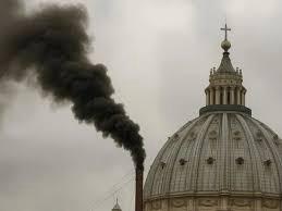 HUMO NEGRO, PRIMERA FUMATA DESDE EL VATICANO