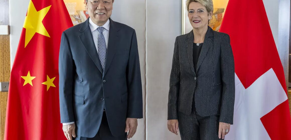 EU Y CHINA ANUNCIAN “PROGRESO SUSTANCIAL” EN PRIMERAS NEGOCIACIONES SOBRE ARANCELES