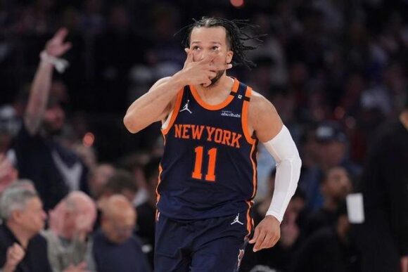 KNICKS Y TIMBERWOLVES SE PONEN A UN TRIUNFO DE LAS FINALES DE CONFERENCIA DE LA NBA