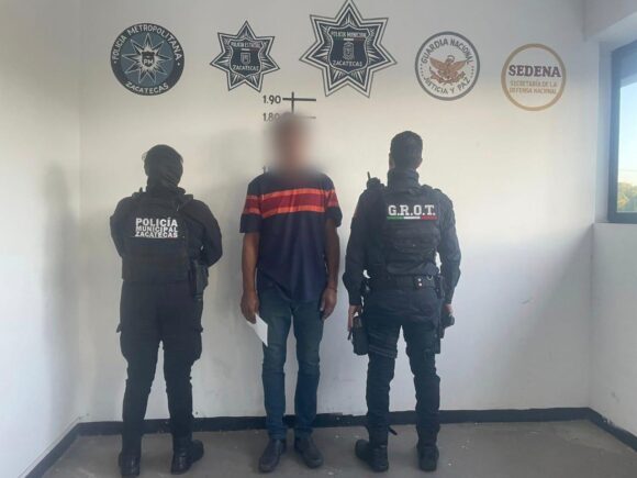 DETIENEN A CUATRO PERSONAS TRAS AGRESIÓN A ELEMENTO DE PROTECCIÓN CIVIL DETIENEN A CUATRO PERSONAS TRAS AGRESIÓN A ELEMENTO DE PROTECCIÓN CIVIL