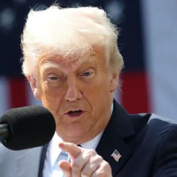 TRUMP PROHÍBE A LA UNIVERSIDAD DE HARVARD, INSCRIBIR A ESTUDIANTES EXTRANJEROS