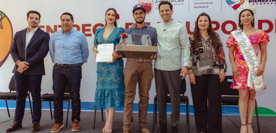 APOYAN GOBIERNO DE ZACATECAS Y COMUNIDAD MIGRANTE A ESTUDIANTES, CON EQUIPOS DE CÓMPUTO
