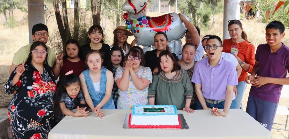 DIF MUNICIPAL DE ZACATECAS CELEBRA EL DÍA DEL ESTUDIANTE CON NIÑAS, NIÑOS Y JÓVENES DE LA SALA DOWN