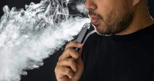 EXPERTOS ADVIERTEN POR AUGE DEL MERCADO NEGRO DE VAPORIZADORES Y CIGARROS EN MÉXICO