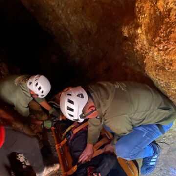 RESCATA PROTECCIÓN CIVIL DE ZACATECAS A JOVEN QUE CAYÓ EN TIRO DE MINA