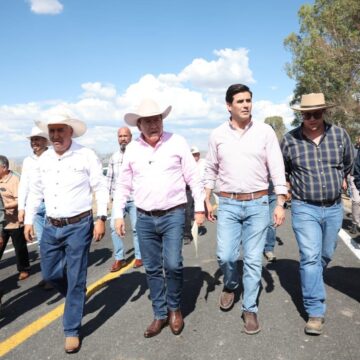 CUMPLE GOBERNADOR DAVID MONREAL CON EL RESCATE CARRETERO; REHABILITA 7 KILÓMETROS DE SUPERFICIE EN EL JAGÜEY, VILLANUEVA