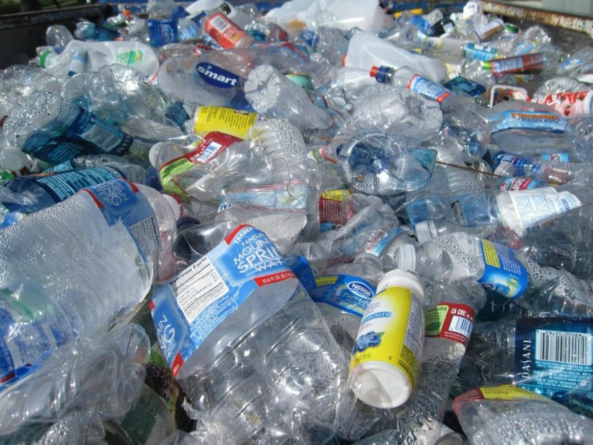 DÍA DEL MEDIOAMBIENTE: EL MUNDO GENERA CADA AÑO 400 MILLONES DE TONELADAS DE PLÁSTICOS