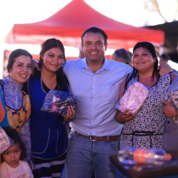 ATIENDE MIGUEL VARELA LAS NECESIDADES DE LA COLONIA TRES CRUCES EN MIÉRCOLES CIUDADANO