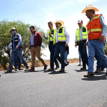 SUPERVISA GOBERNADOR DAVID MONREAL AVANCES DE PROGRAMA RESCATE CARRETERO EN FRESNILLO