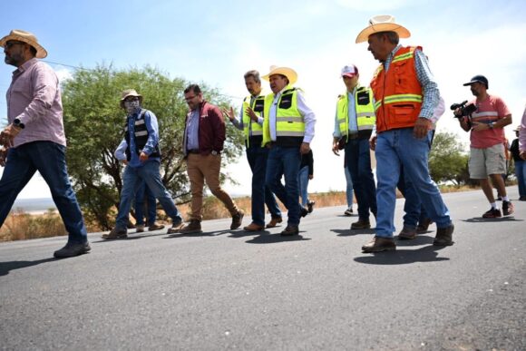 SUPERVISA GOBERNADOR DAVID MONREAL AVANCES DE PROGRAMA RESCATE CARRETERO EN FRESNILLO