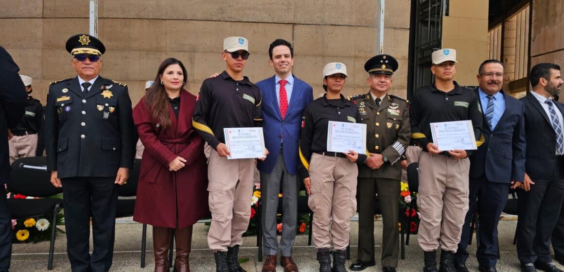 EGRESAN 115 CADETES DEL BACHILLERATO GENERAL MILITAR