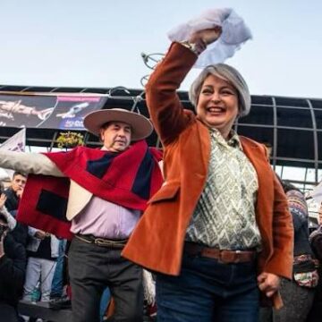 JEANNETTE JARA ARRASA EN ELECCIONES PRIMARIAS DE CHILE; SE PERFILA COMO CANDIDATA ÚNICA