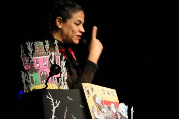 PRESENTA VIVIANA AMAYA EN ZACATECAS “DOCE MANERAS DE AFILARSE LOS COLMILLOS” PRESENTA VIVIANA AMAYA EN ZACATECAS “DOCE MANERAS DE AFILARSE LOS COLMILLOS”