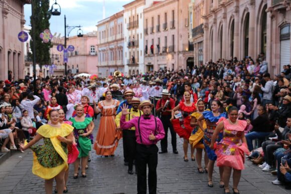 ZACATECAS SE VISTE DE COLOR Y TRADICIÓN CON LA INAUGURACIÓN DEL 28 FESTIVAL ZACATECAS DEL FOLCLOR INTERNACIONAL