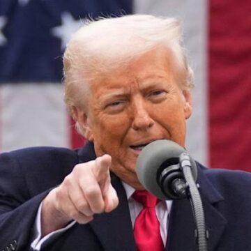 TRUMP MANTIENE LOS ARANCELES DEL 25% Y 50% , 90 DÍAS MÁS PARA NEGOCIAR UN ACUERDO CON MÉXICO