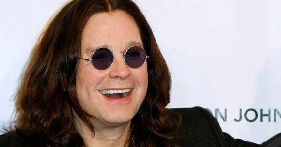 OZZY OSBOURNE ES ENTERRADO EN UN FUNERAL PRIVADO EN SU CASA DE BUCKINGHAMSHIRE OZZY OSBOURNE ES ENTERRADO EN UN FUNERAL PRIVADO EN SU CASA DE BUCKINGHAMSHIRE