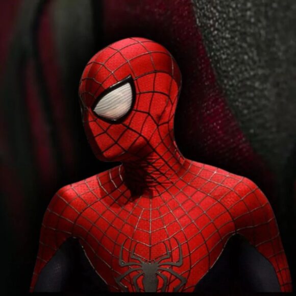 TOM HOLLAND COMPARTE UN VISTAZO DEL NUEVO TRAJE QUE USARÁ EN «SPIDER-MAN: BRAND NEW DAY»