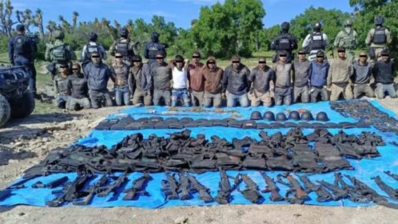 DETIENEN A 18 PRESUNTOS INTEGRANTES DE UN GRUPO DELICTIVO EN AGUASCALIENTES DETIENEN A 18 PRESUNTOS INTEGRANTES DE UN GRUPO DELICTIVO EN AGUASCALIENTES