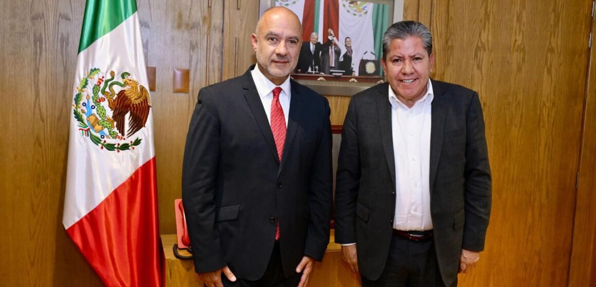 EL GOBERNADOR DAVID MONREAL SE REÚNE CON JESÚS ANTONIO ESTEVA SECRETARIO SICT
