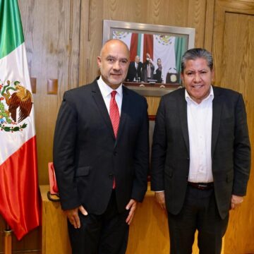 EL GOBERNADOR DAVID MONREAL SE REÚNE CON JESÚS ANTONIO ESTEVA SECRETARIO SICT