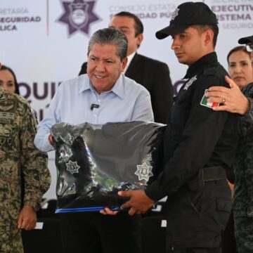 DIGNIFICA GOBERNADOR DAVID MONREAL A CORPORACIONES DE SEGURIDAD PÚBLICA MUNICIPALES DE LA REGIÓN NOROESTE DIGNIFICA GOBERNADOR DAVID MONREAL A CORPORACIONES DE SEGURIDAD PÚBLICA MUNICIPALES DE LA REGIÓN NOROESTE