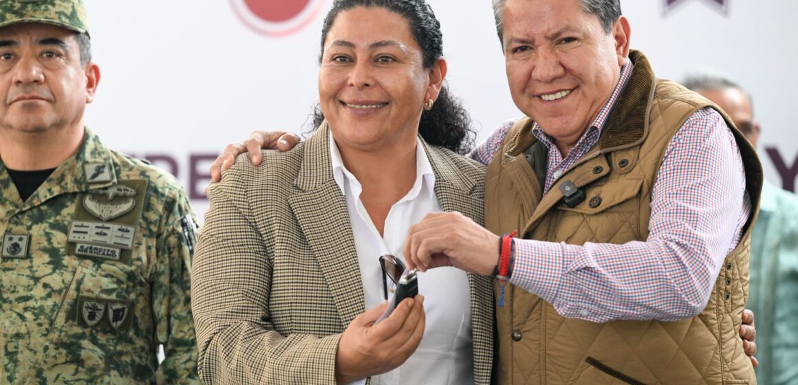 DAVID MONREAL ENTREGA APOYOS Y EQUIPAMIENTO POR MÁS DE 33 MDP A CORPORACIONES DE SEGURIDAD DEL SUROESTE