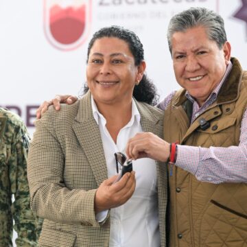 DAVID MONREAL ENTREGA APOYOS Y EQUIPAMIENTO POR MÁS DE 33 MDP A CORPORACIONES DE SEGURIDAD DEL SUROESTE DAVID MONREAL ENTREGA APOYOS Y EQUIPAMIENTO POR MÁS DE 33 MDP A CORPORACIONES DE SEGURIDAD DEL SUROESTE