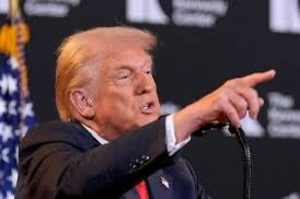 ANUNCIA TRUMP QUE SERÁ ANFITRIÓN EN LA GALA DE LOS KENNEDY CENTER HONORS