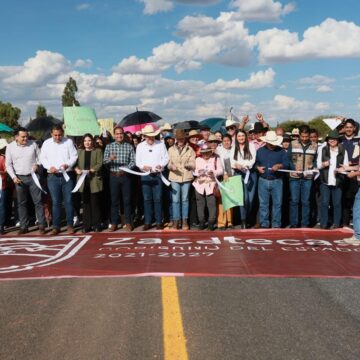 INAUGURA GOBERNADOR DAVID MONREAL TRAMO CARRETERO EN LA COCINERA, COMO PARTE DEL RESCATE VIAL DE GUADALUPE INAUGURA GOBERNADOR DAVID MONREAL TRAMO CARRETERO EN LA COCINERA, COMO PARTE DEL RESCATE VIAL DE GUADALUPE