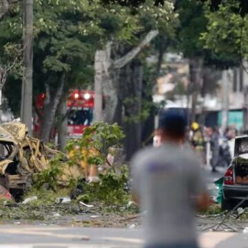 REPORTAN AL MENOS CINCO MUERTOS Y 36 HERIDOS TRAS EXPLOSIÓN CERCA DE UNA BASE AÉREA EN CALI, COLOMBIA