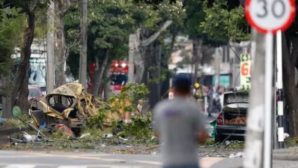 REPORTAN AL MENOS CINCO MUERTOS Y 36 HERIDOS TRAS EXPLOSIÓN CERCA DE UNA BASE AÉREA EN CALI, COLOMBIA
