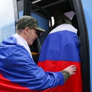 RUSIA Y UCRANIA INTERCAMBIARON 292 PRISIONEROS DE GUERRA ESTE DOMINGO RUSIA Y UCRANIA INTERCAMBIARON 292 PRISIONEROS DE GUERRA ESTE DOMINGO