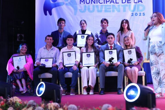 AYUNTAMIENTO DE ZACATECAS ENTREGA EL PREMIO MUNICIPAL DE LA JUVENTUD. RECONOCE A LAS Y LOS JÓVENES COMO PRESENTE Y FUTURO DE UN ZACATECAS MÁS LIMPIO QUE NUNCA