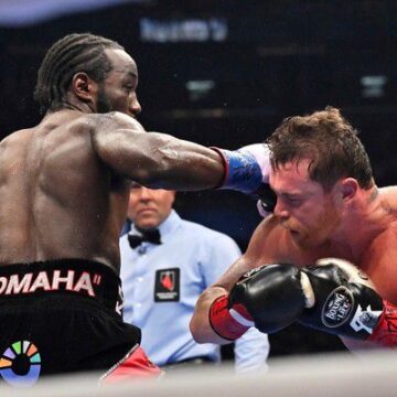 TERENCE CRAWFORD DERROTÓ A CANELO Y LE ARREBATA SUS CUATRO TÍTULOS