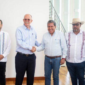 SE REÚNE EL GOBERNADOR DAVID MONREAL ÁVILA CON EL SECRETARIO RE SADR JULIO BERDEGUÉ SE REÚNE EL GOBERNADOR DAVID MONREAL ÁVILA CON EL SECRETARIO RE SADR JULIO BERDEGUÉ