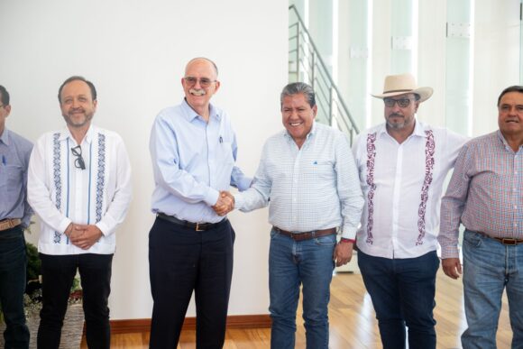 SE REÚNE EL GOBERNADOR DAVID MONREAL ÁVILA CON EL SECRETARIO RE SADR JULIO BERDEGUÉ