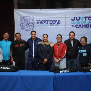 AYUNTAMIENTO DE ZACATECAS RESPALDA A MAESTROS EN LA CANCHA Y EN LAS AULAS AYUNTAMIENTO DE ZACATECAS RESPALDA A MAESTROS EN LA CANCHA Y EN LAS AULAS