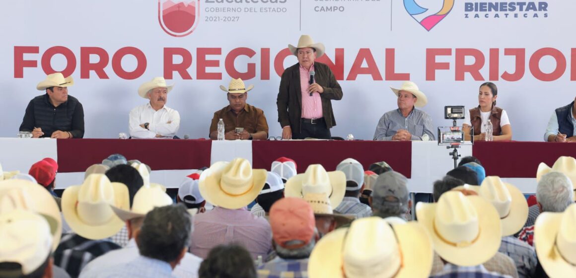 ENCABEZA GOBERNADOR DAVID MONREAL ÁVILA FORO REGIONAL FRIJOLERO EN SOMBRERETE