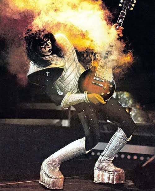 ADIÓS AL ‘SPACEMAN’: MUERE ACE FREHLEY, ÍCONO ETERNO DE KISS; SE ENCONTRABA CON SOPORTE VITAL