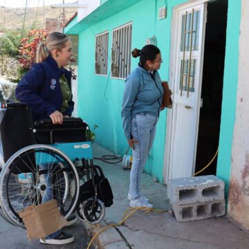 CON CERCANÍA Y CALIDEZ ENTREGA DIF CAPITAL APOYOS FUNCIONALES