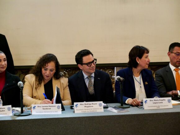 PERMITIRÁ DEMOCRATIZACIÓN DEL CONOCIMIENTO MAYOR DESARROLLO MUNICIPAL: RODRIGO REYES PERMITIRÁ DEMOCRATIZACIÓN DEL CONOCIMIENTO MAYOR DESARROLLO MUNICIPAL: RODRIGO REYES