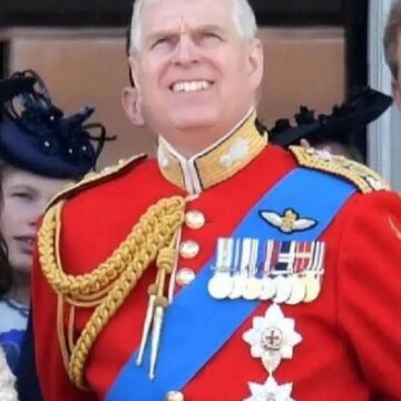 RETIRARÁN AL EXPRINCIPE ANDRÉS EL ÚLTIMO TÍTULO MILITAR QUE LE QUEDA