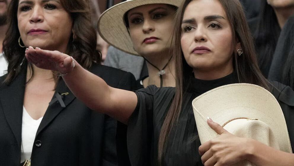 GRECIA QUIROZ TOMA PROTESTA Y LLEGA RODEADA DE ELEMENTOS DE SEGURIDAD A URUAPAN
