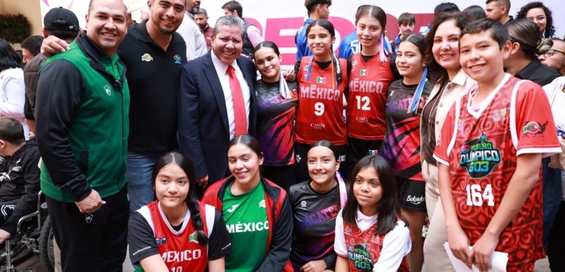 PRESIDE GOBERNADOR DAVID MONREAL DESFILE CÍVICO-DEPORTIVO EN CONMEMORACIÓN DE 115 ANIVERSARIO DE LA REVOLUCIÓN MEXICANA