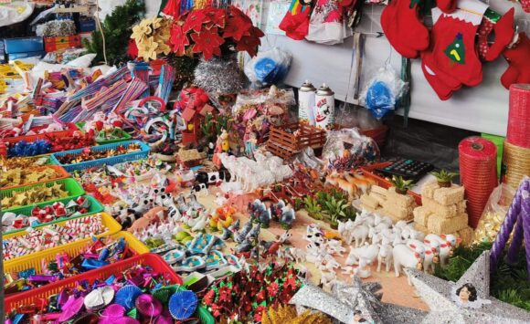 ZACATECAS CAPITAL IMPULSA LA ECONOMÍA Y SE LLENA DE LUZ: VUELVE EL TIANGUIS NAVIDEÑO DE “EL TORITO”