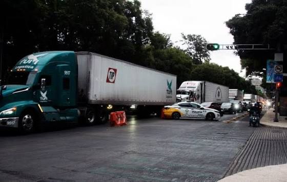 PRODUCTORES Y TRANSPORTISTAS LIBERAN 90 POR CIENTO DE CARRETERAS MIENTRAS DIALOGAN CON SEGOB