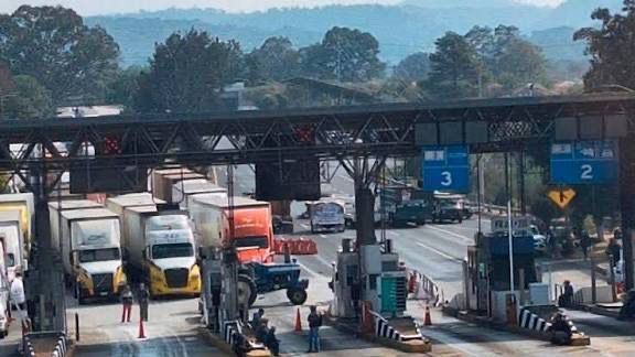 BLOQUEOS EN LA FRONTERIZA CIUDAD JUÁREZ PROVOCAN PÉRDIDAS MILLONARIAS EN CHIHUAHUA