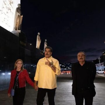 NICOLÁS MADURO: «AL PUEBLO DE EU LE DIGO QUE AQUÍ, EN VENEZUELA, TIENE A UN PUEBLO AMIGO» NICOLÁS MADURO: «AL PUEBLO DE EU LE DIGO QUE AQUÍ, EN VENEZUELA, TIENE A UN PUEBLO AMIGO»